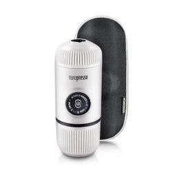 Портативна еспресо-кавоварка Wacaco Nanopresso біла з чохлом, механічна, для меленої кави